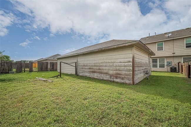 Building Photo - 16739 Libson Falls Dr