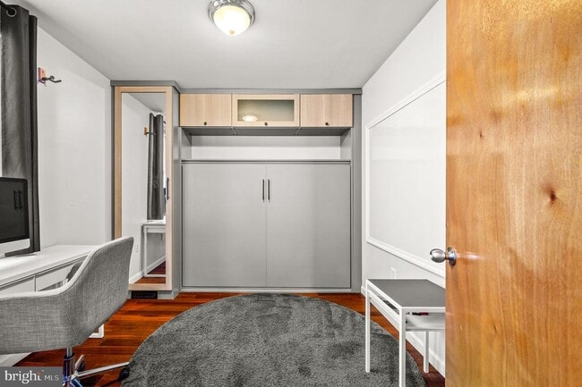 Building Photo - 1520 Dorrance St