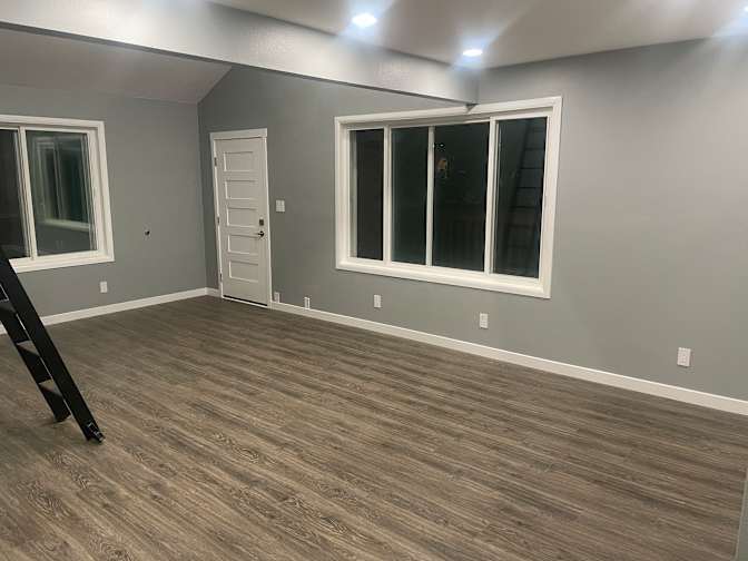 Building Photo - 6929 Ellis Ave S