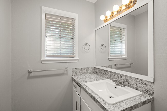 Building Photo - 3531 Midwest Dr