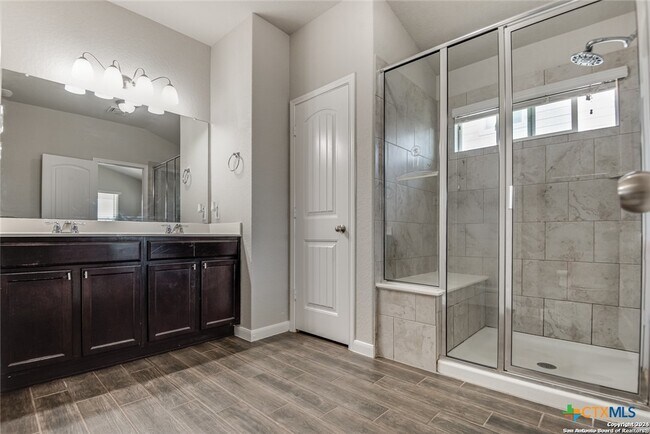 Building Photo - 2292 Olive Hill Dr