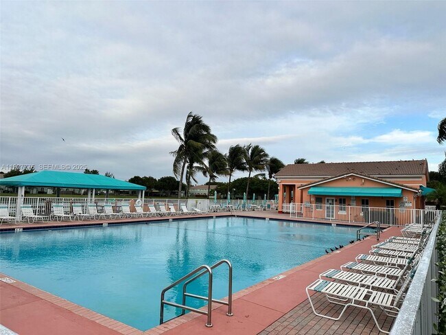 Building Photo - 1481 SE 24th Ct