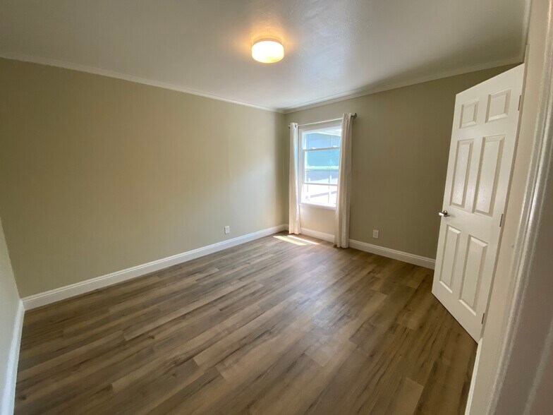 Primary Photo - 980 Hillcrest Rd