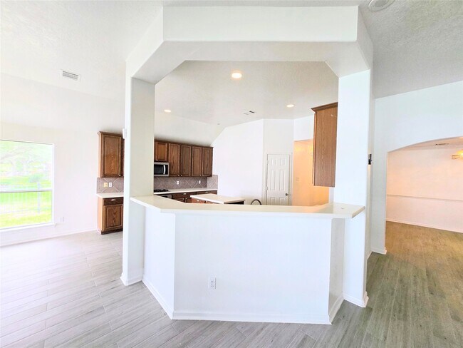 Building Photo - 4018 N Crystal Lake Cir