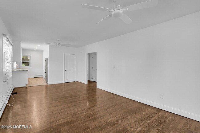 Building Photo - 608 Mercer Ave