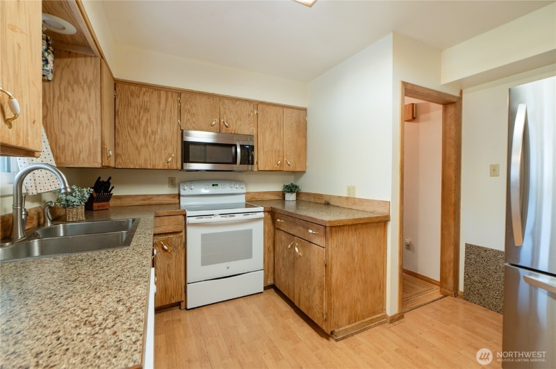 Building Photo - 426 10th St