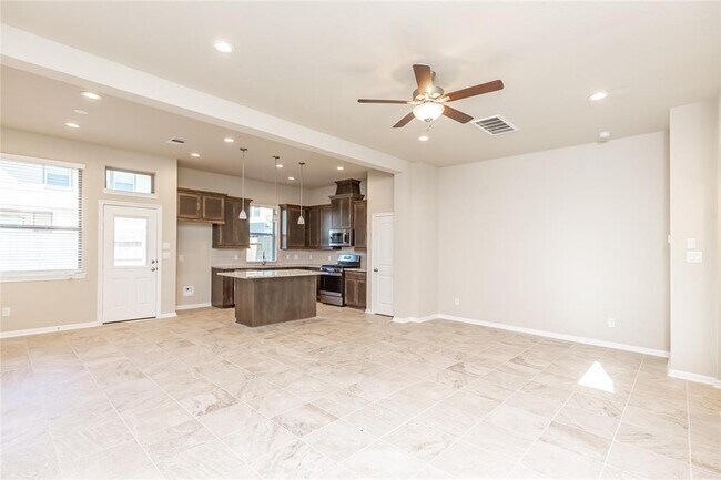 Building Photo - 5546 Sallow Bay Ln