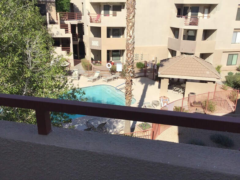 Building Photo - 4850 E Desert Cove Ave
