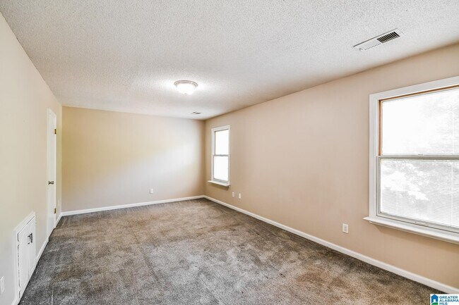 Building Photo - 2085 Edenwood Cir