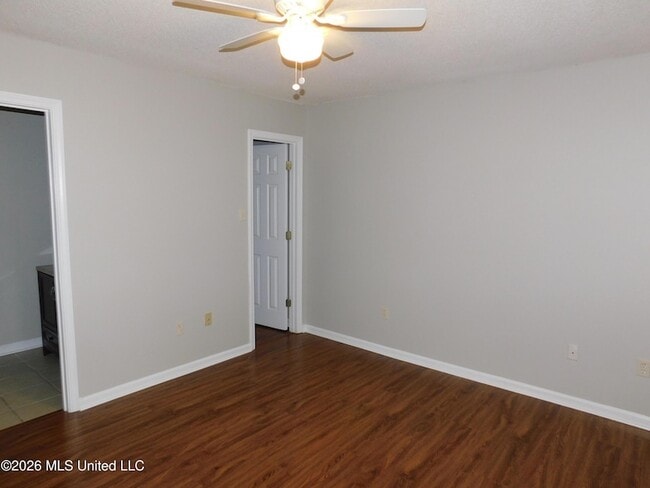 Building Photo - 5539 Bradley Dr