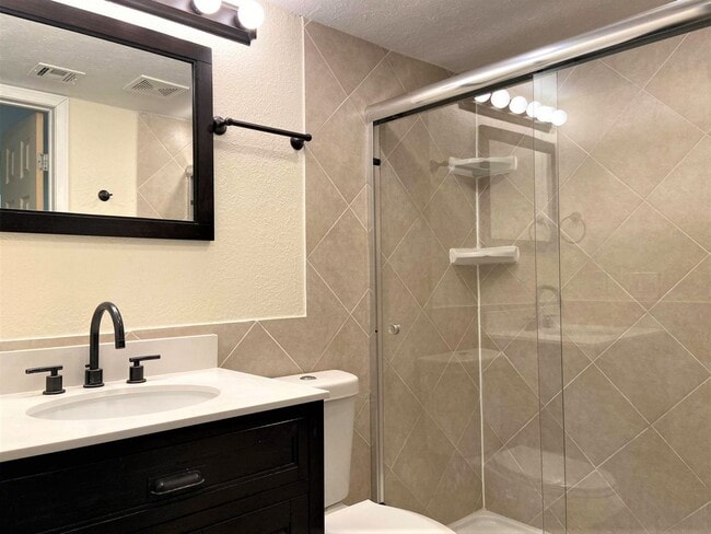 Building Photo - 11530 N May Ave