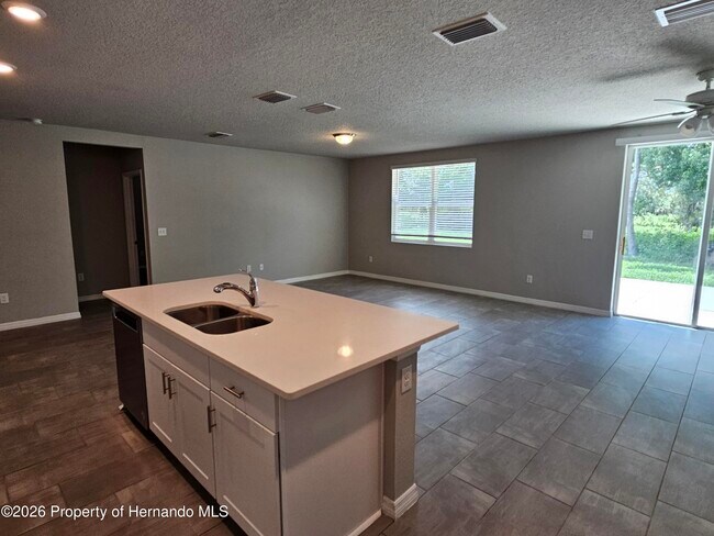 Building Photo - 2353 Glenridge Dr