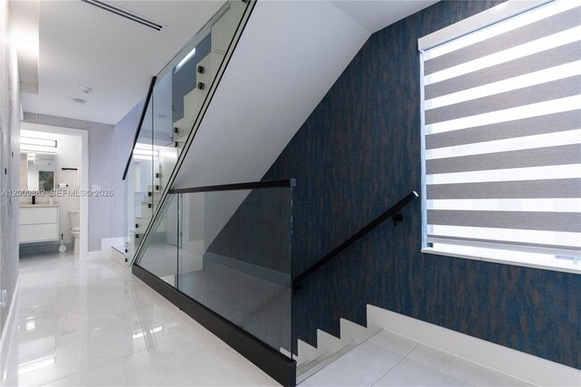 Building Photo - 5601 N Ocean Dr