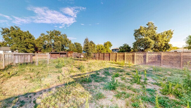 Building Photo - 1720 Ditty Ave