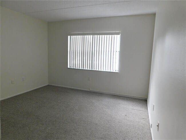 Building Photo - 403 Meadow Ln