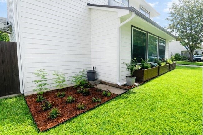 Building Photo - 4503 McKinney St