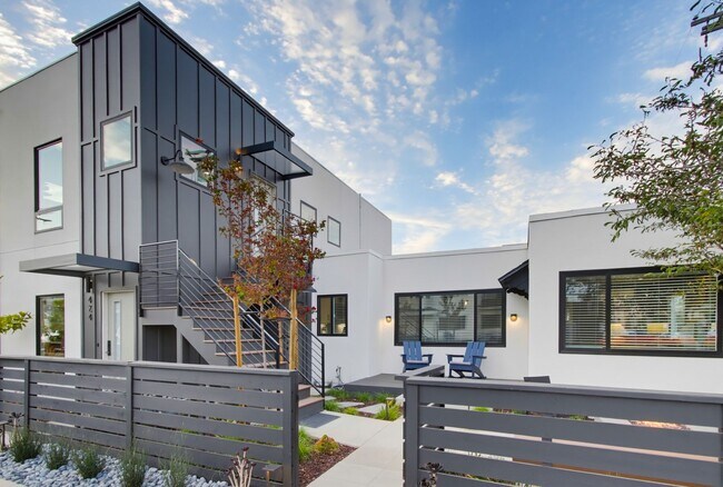 Building Photo - 426-426 Arbor Dr