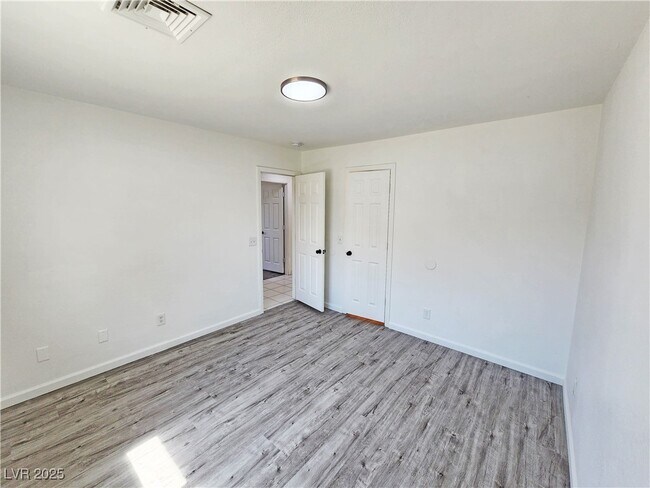 Building Photo - 1821 Pershing Ave