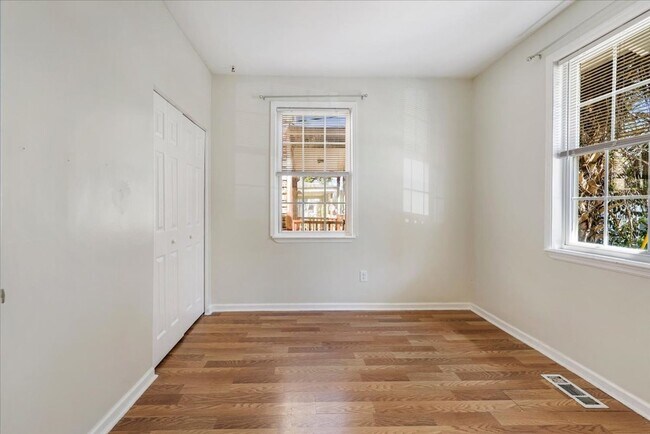 Building Photo - 1709 LeGrand Street