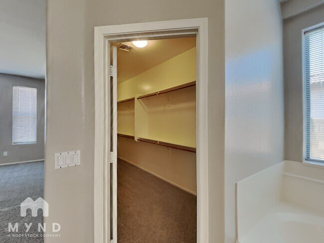 Building Photo - 2891 E Beechnut Pl