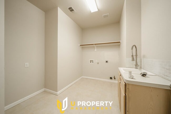 Building Photo - Coming Soon! Charming Single 1 Story Abode...