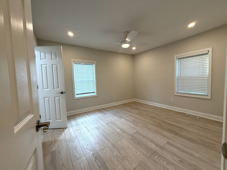 Building Photo - 4111 Brown Dr