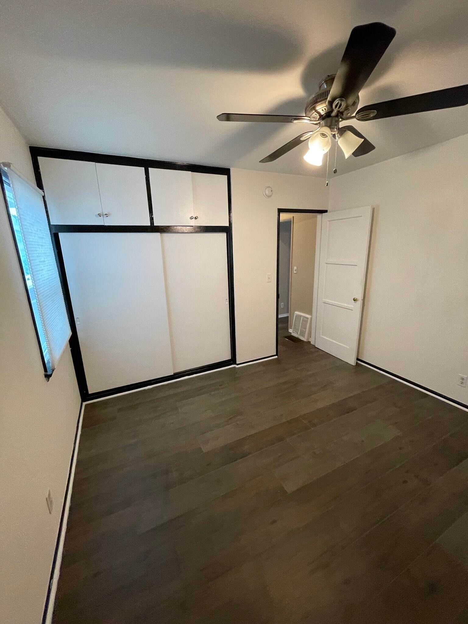 Building Photo - 334 W Alameda Ave