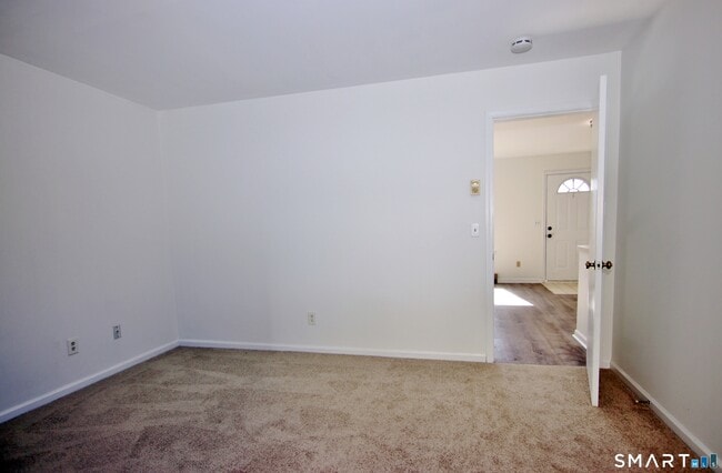 Building Photo - 15 Bungalow Park