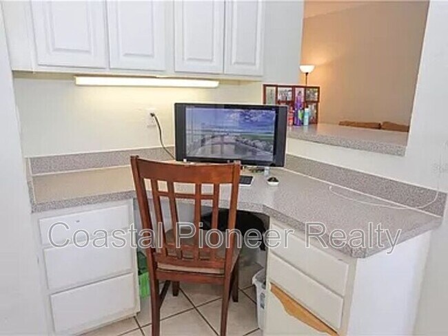 Building Photo - 5035 Sunridge Palms Dr