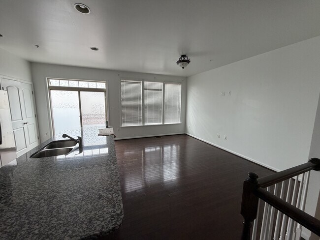 Building Photo - 6517 Newton Dr