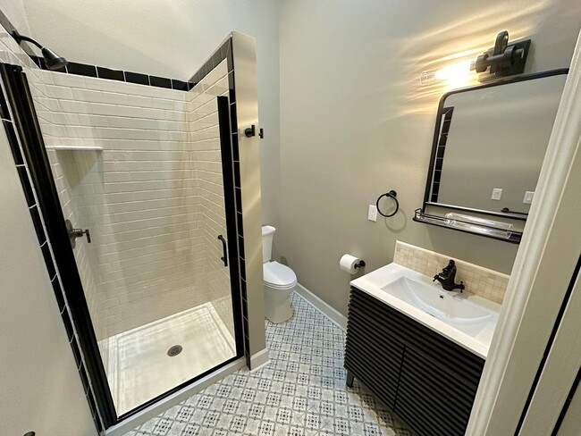 Building Photo - Modern Living with a Touch of Historic Charm