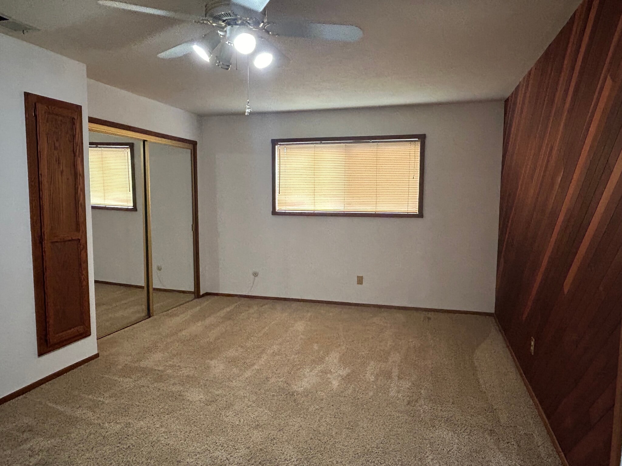 Master bedroom - 16280 Cattle Dr