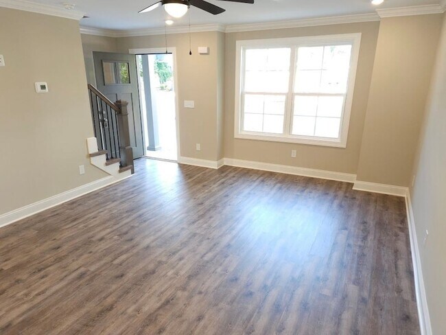 Building Photo - 609 Fairview Ave