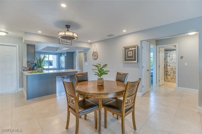 Building Photo - 4836 Tudor Dr