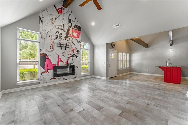 Building Photo - 3210 SW Hillstone Ave