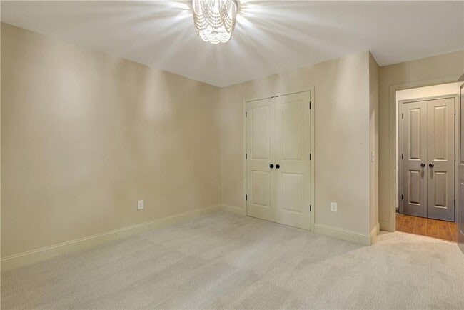 Building Photo - 10559 Serenbe Ln