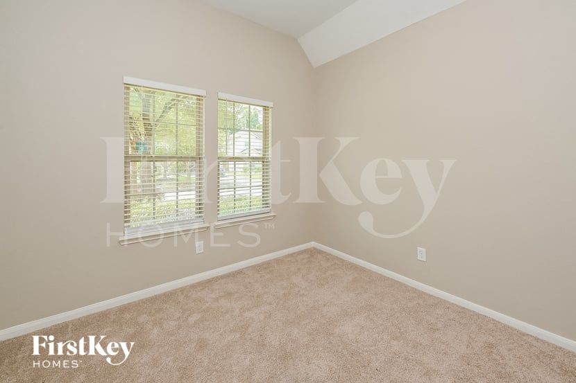 Building Photo - 12919 Pecan Shores Dr