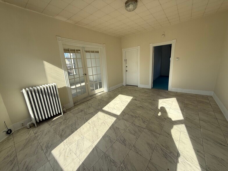 Building Photo - 115 Britannia St