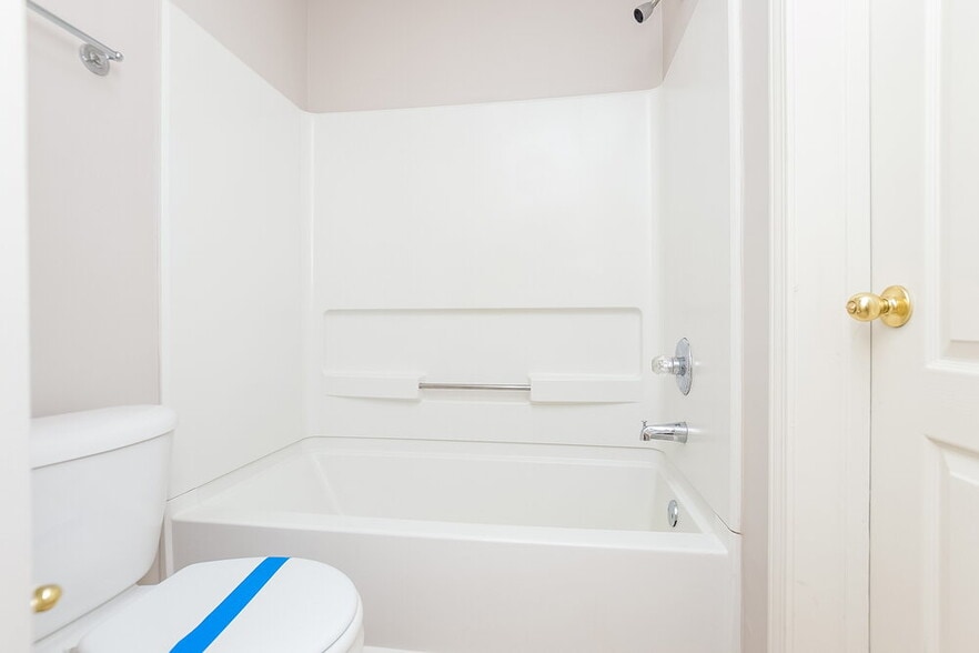 Building Photo - 1106 Cross Wood Ln