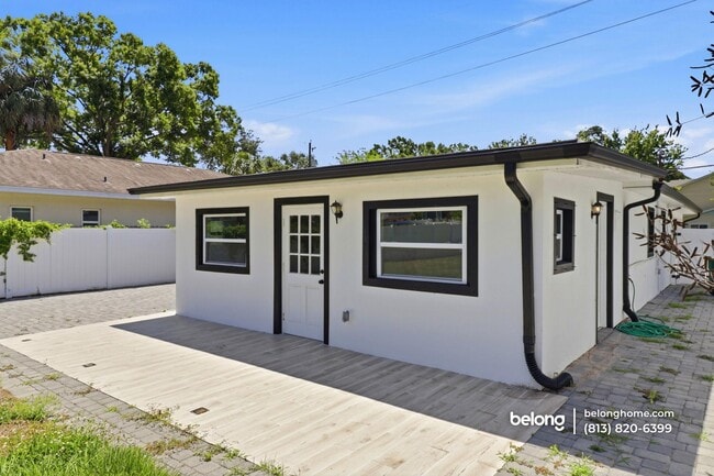 Building Photo - 3307 W Cass St