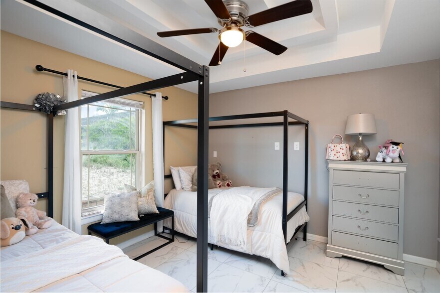 Building Photo - 1512 River Bend Dr