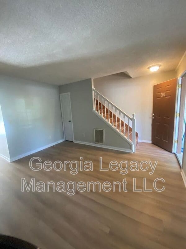 Building Photo - 300 Letourneau Dr