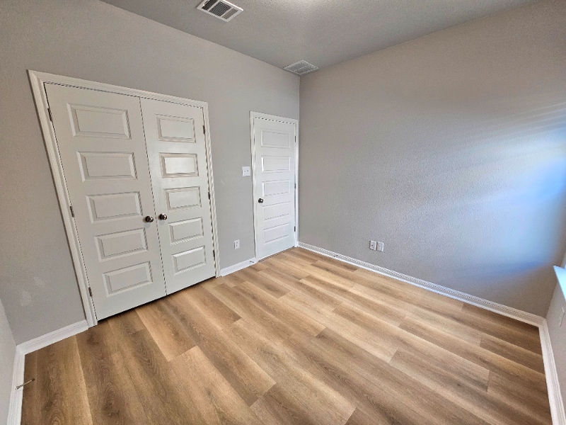 Building Photo - 215 Kellys Heroes Way