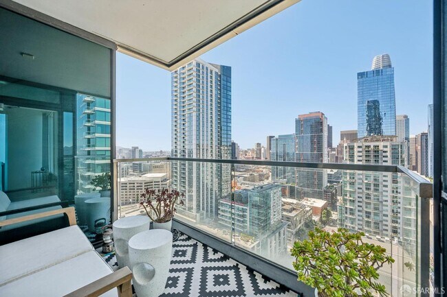 Building Photo - 425 1st St