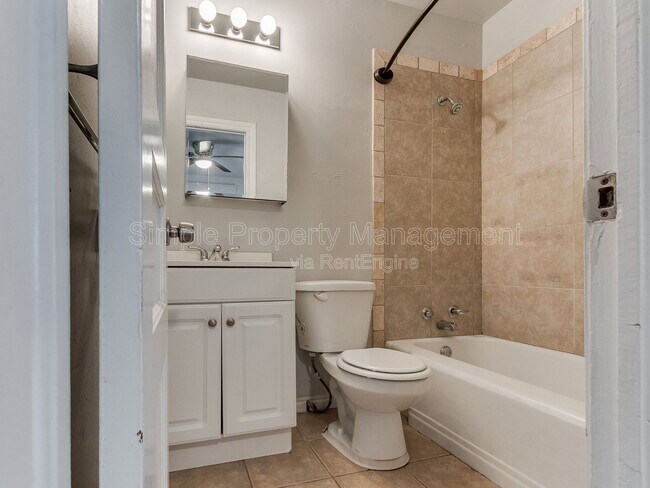 Building Photo - 7105 NW 39th St