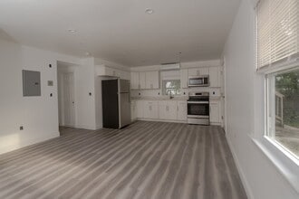 Building Photo - 11 Park St