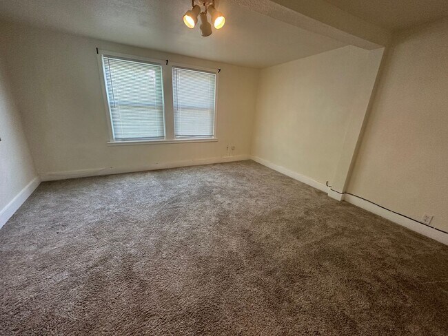 Building Photo - 425 Louisiana Ave