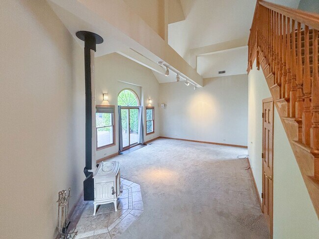 Building Photo - Beautiful 4-Bedroom Home for Rent in Palat...