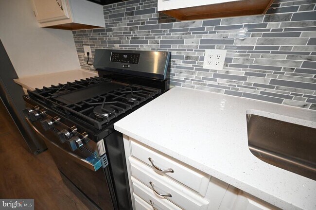 Building Photo - 2952 Sollers Point Rd