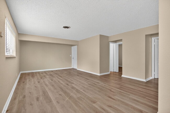 Building Photo - 3201 NE 7th Ave